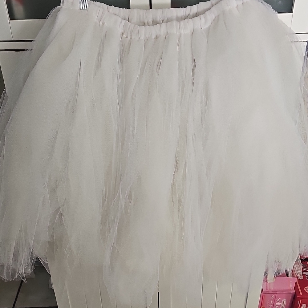 Chic White Tulle A-Line Skirt